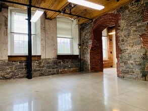 55 Main St, Newmarket, NH à louer Photo intérieure- Image 2 de 6