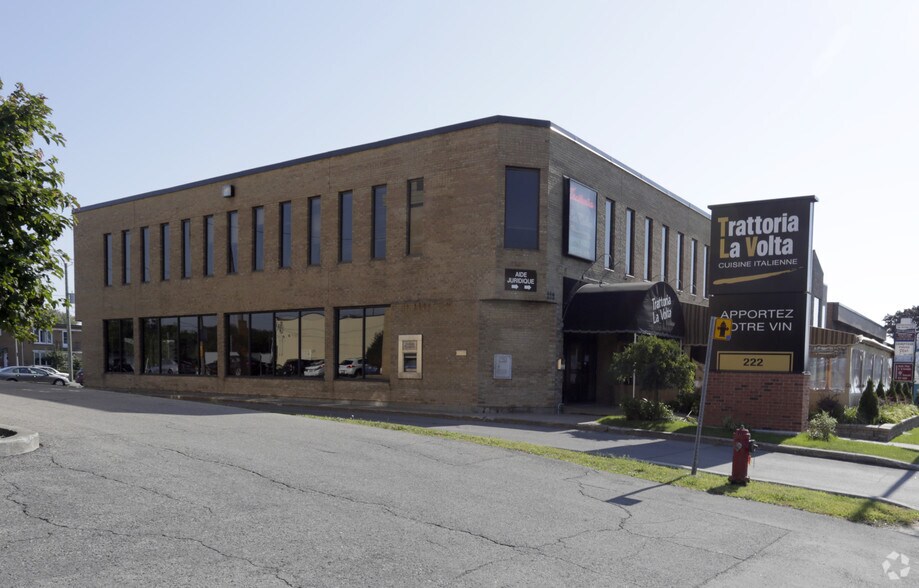 220-222 Boul du Curé-Labelle, Ste-Thérèse, QC à louer - Photo du bâtiment - Image 2 de 12