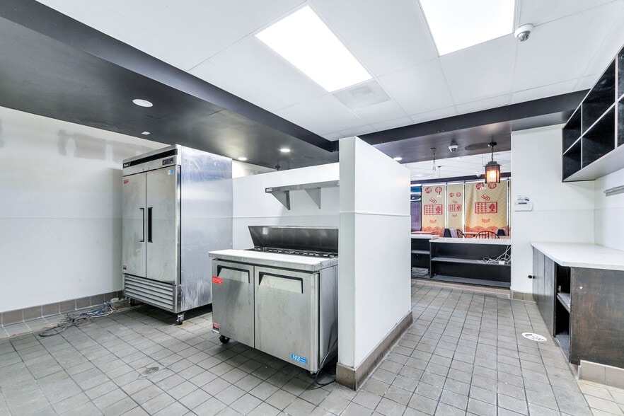 301-317 W Main St, Alhambra, CA for lease - Interior Photo - Image 3 of 28