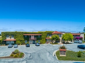 10 Harris Ct, Monterey, CA à louer Photo intérieure- Image 2 de 2