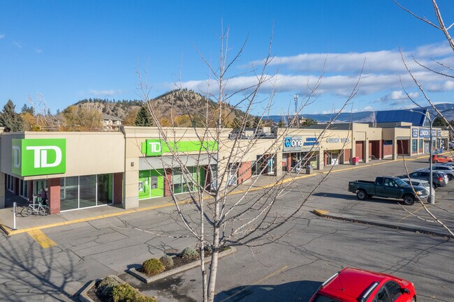 Plus de détails pour 1950 Harvey Ave, Kelowna, BC - Commerce de détail à louer