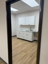 27200 Haggerty Rd, Farmington Hills, MI for lease Interior Photo- Image 2 of 6