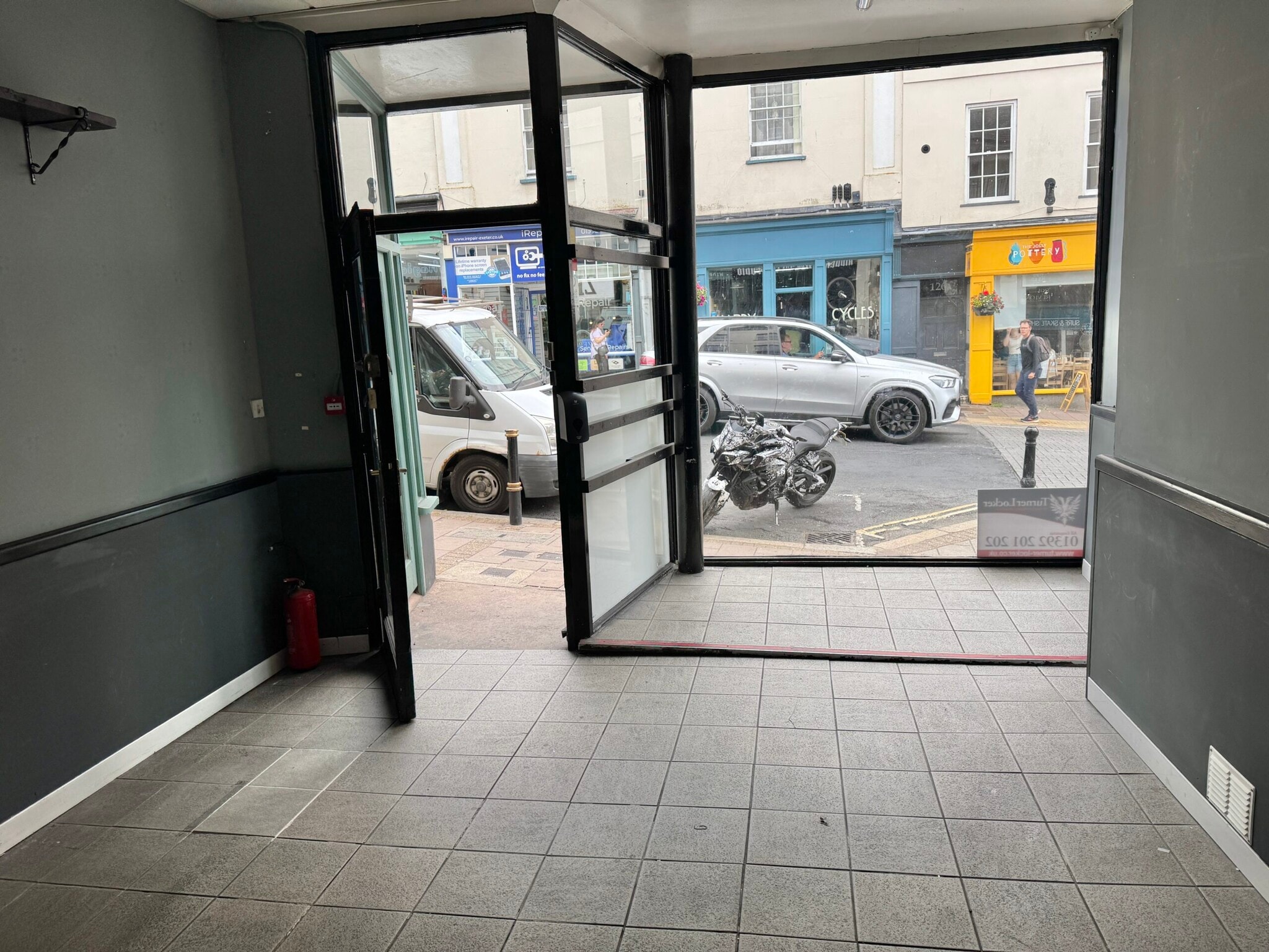 136 Fore St, Exeter for lease Interior Photo- Image 1 of 4