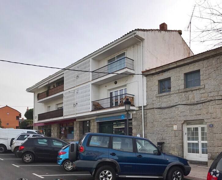 Calle Real, 40, Torrelodones, Madrid à vendre - Photo du bâtiment - Image 2 de 2