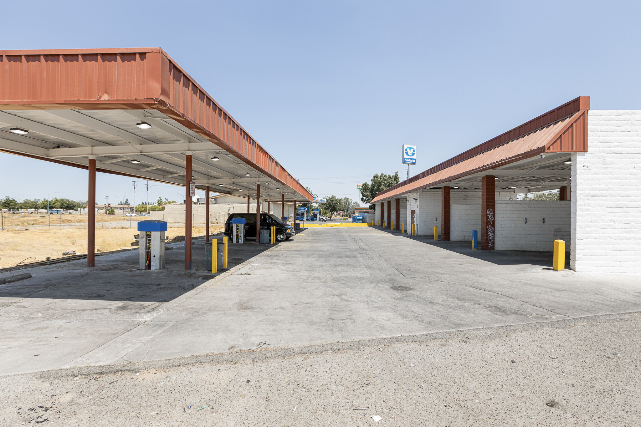 3999 N Parkway Dr, Fresno, CA for sale Building Photo- Image 1 of 12