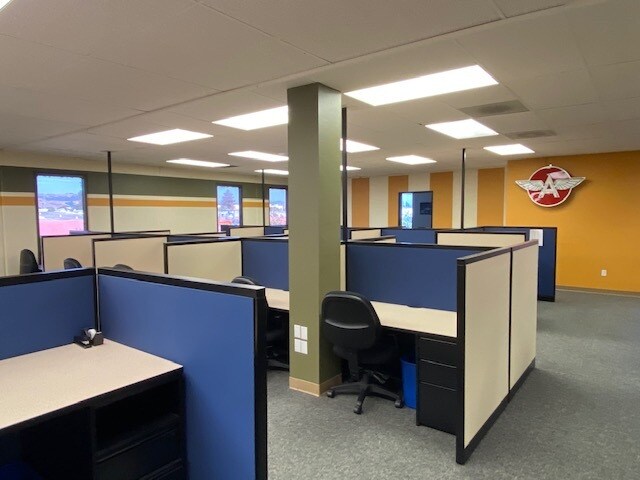 25954 Eden Landing Rd, Hayward, CA à louer - Photo du bâtiment - Image 3 de 6