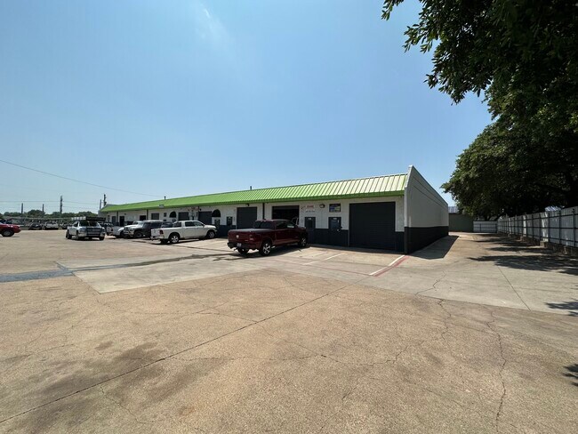 Plus de détails pour 2345 Dalworth St, Grand Prairie, TX - Industriel à louer