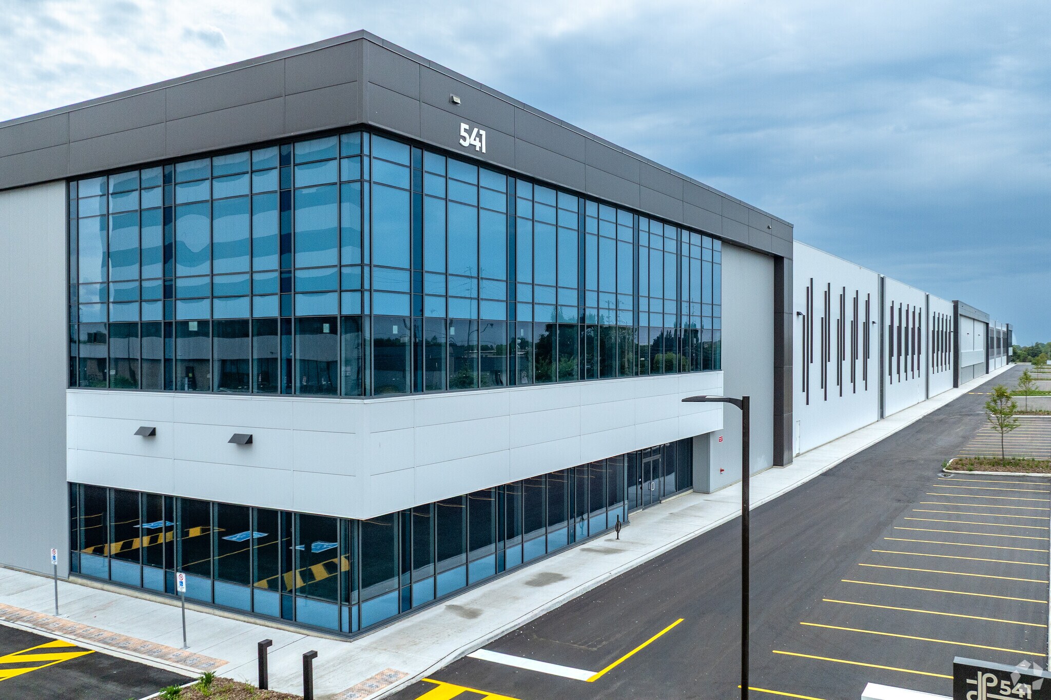 541 Kipling Av, Toronto, ON for lease Building Photo- Image 1 of 6