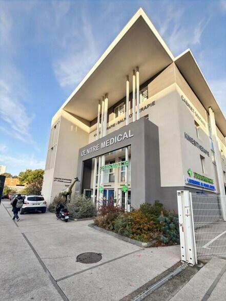 13 Rue Raymonde Martin, Marseille for sale - Building Photo - Image 1 of 9