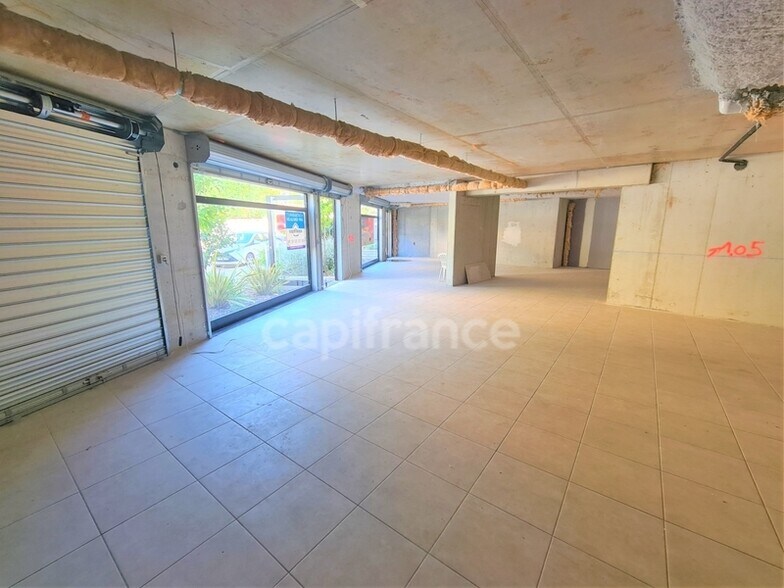 Retail in SAINT-ISIDORE for sale - Interior Photo - Image 2 of 3