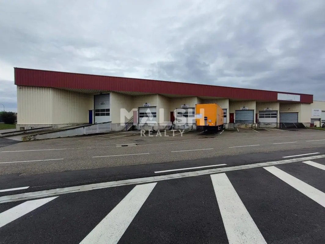 Office in Corbas for lease Building Photo- Image 1 of 13