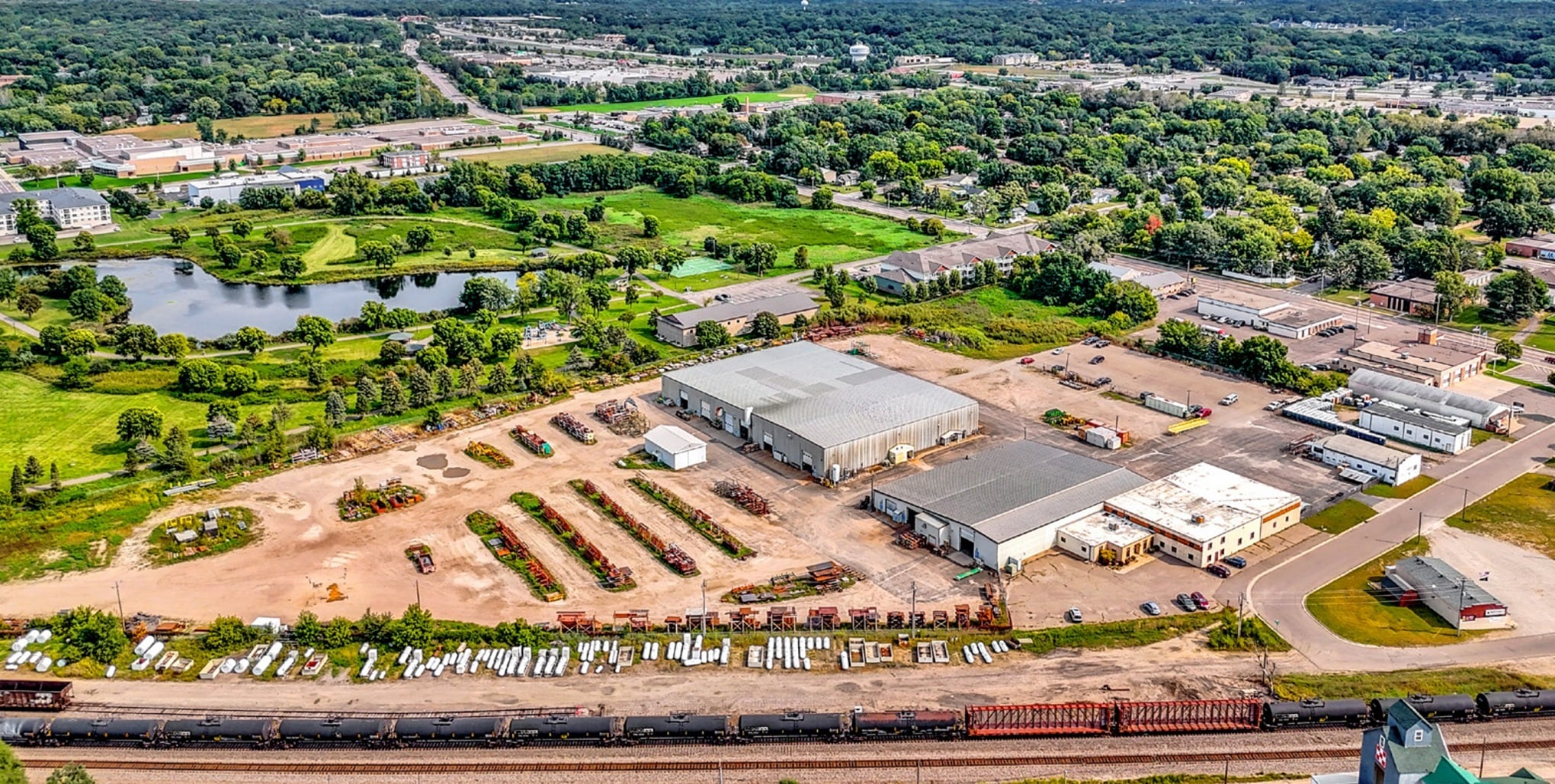 828 4th St NW, Elk River, MN à vendre Photo principale- Image 1 de 1