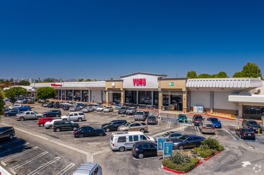 3000-3130 S Sepulveda Blvd, Los Angeles, CA à louer - Photo du bâtiment - Image 2 de 11