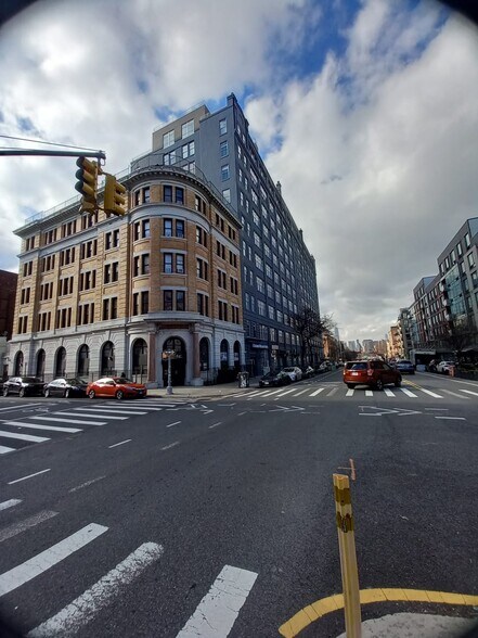 84 Broadway, Brooklyn, NY for lease - Building Photo - Image 1 of 11