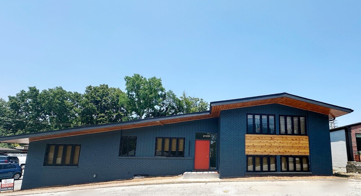 2110 W 75th St, Prairie Village, KS for lease Primary Photo- Image 1 of 9