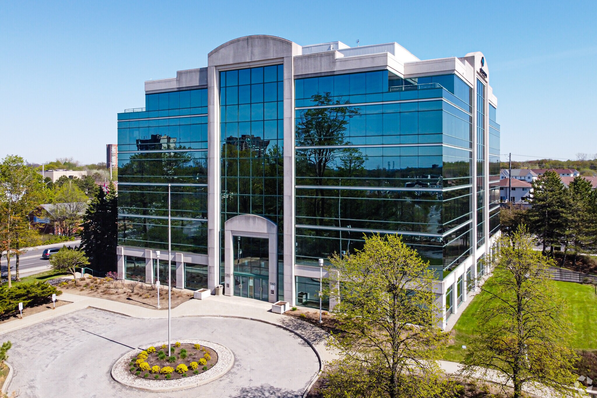 1145 Hunt Club Rd, Ottawa, ON à vendre Photo principale- Image 1 de 1