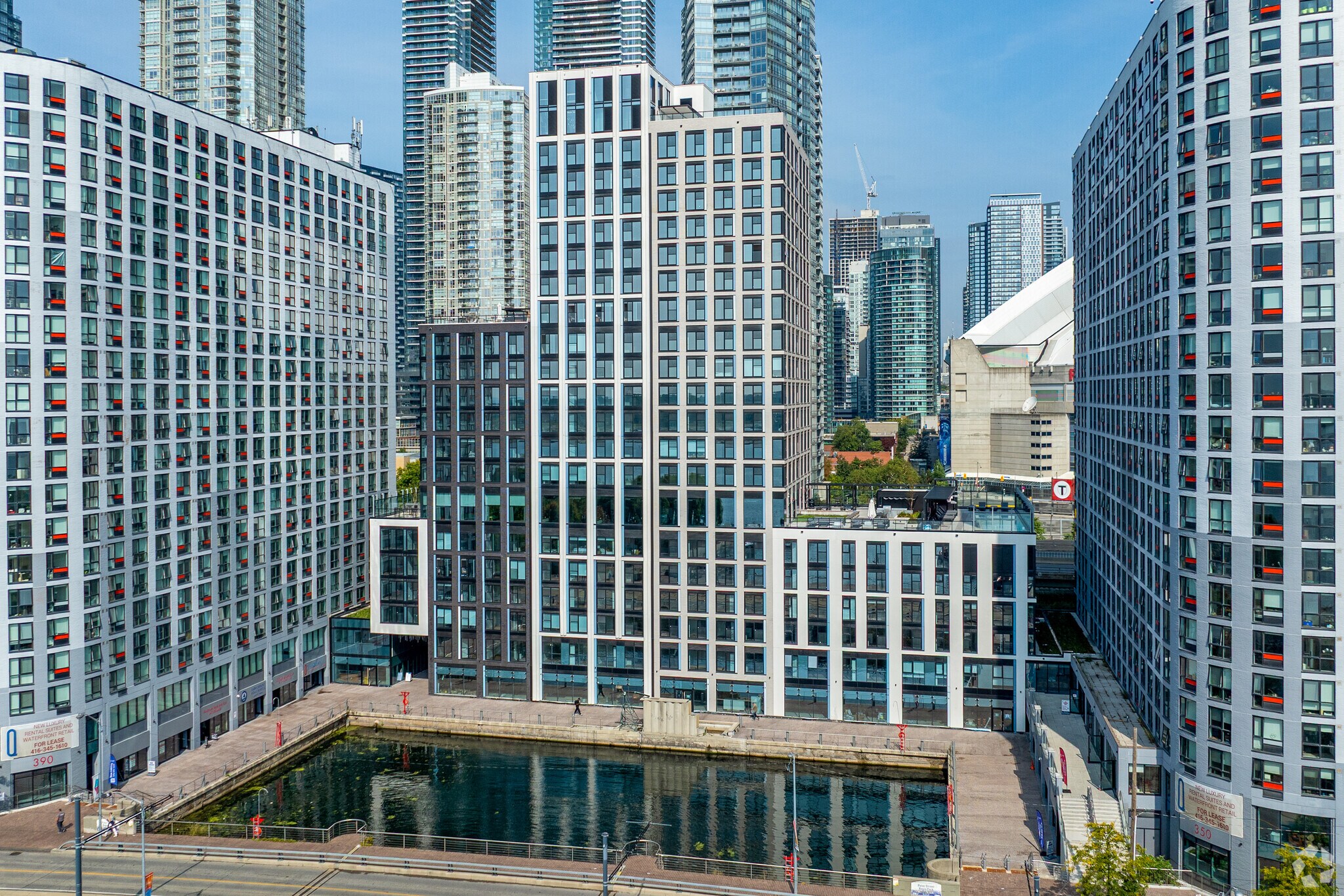 370 Queens Quay W, Toronto, ON for lease Primary Photo- Image 1 of 45
