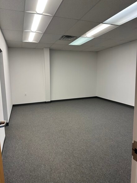 2445 S Industrial Hwy, Ann Arbor, MI for lease - Interior Photo - Image 2 of 4