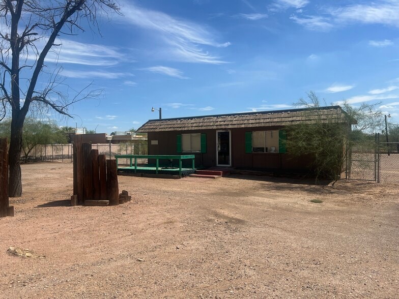 1053 E Racine Pl, Casa Grande, AZ for sale - Building Photo - Image 2 of 3