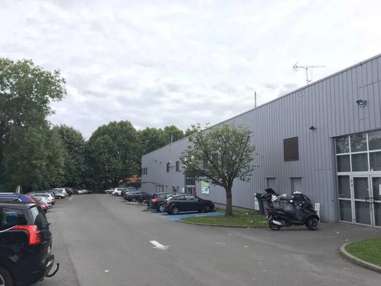 Flex dans VILLENEUVE-D'ASCQ à louer - Photo du bâtiment - Image 3 de 4
