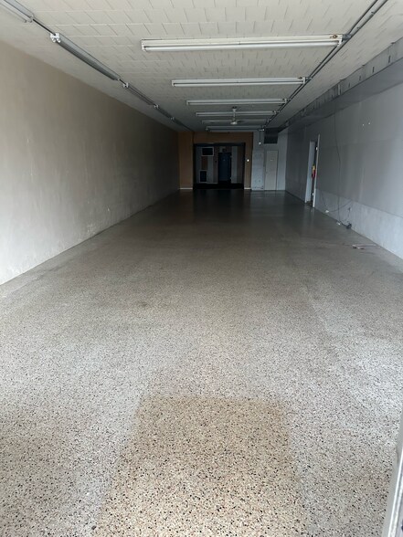 3642 Tamiami Trl, Port Charlotte, FL à louer - Photo du bâtiment - Image 2 de 40