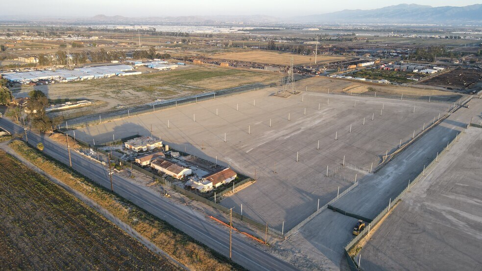 13813 Euclid Ave, Ontario, CA for lease - Building Photo - Image 2 of 9