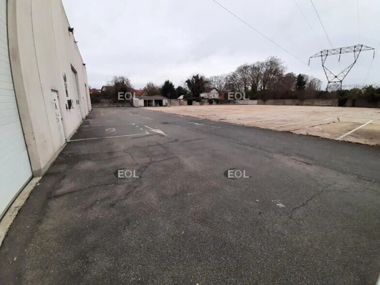 Flex in Vitry-sur-Seine for lease - Building Photo - Image 3 of 17