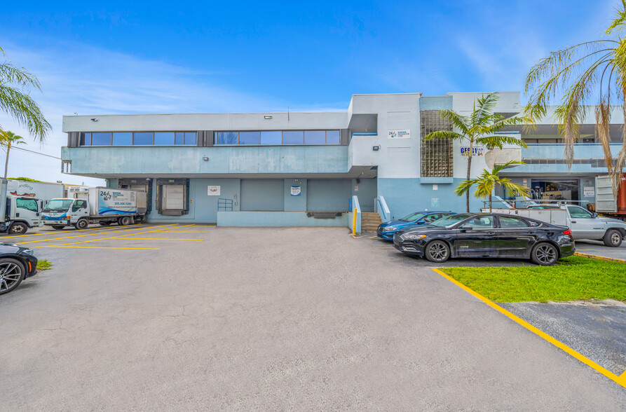 7901-8195 NW 67th St, Miami, FL à louer - Photo int rieure - Image 2 de 2