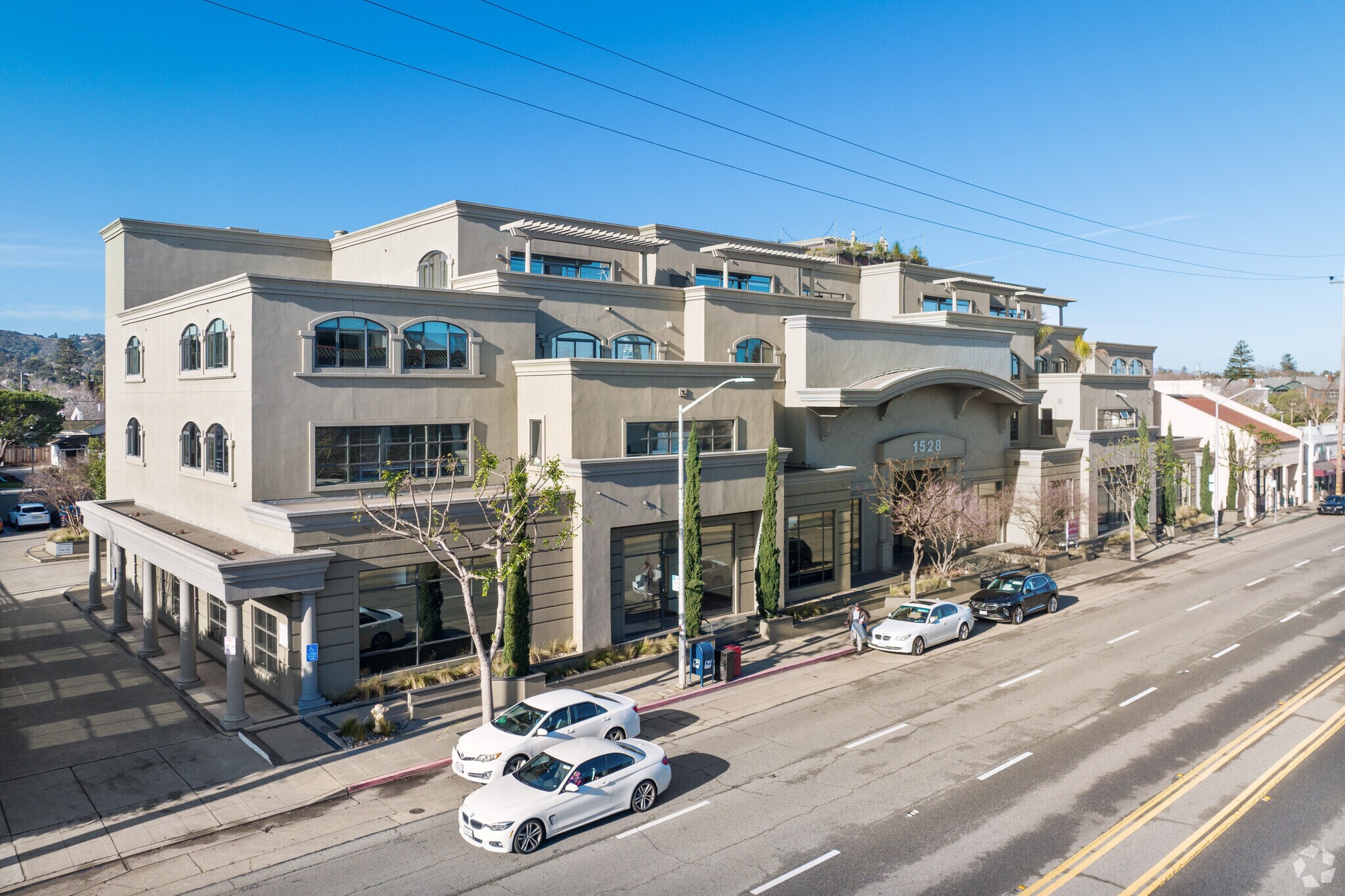 1520-1528 S El Camino Real, San Mateo, CA à louer Photo du bâtiment- Image 1 de 14