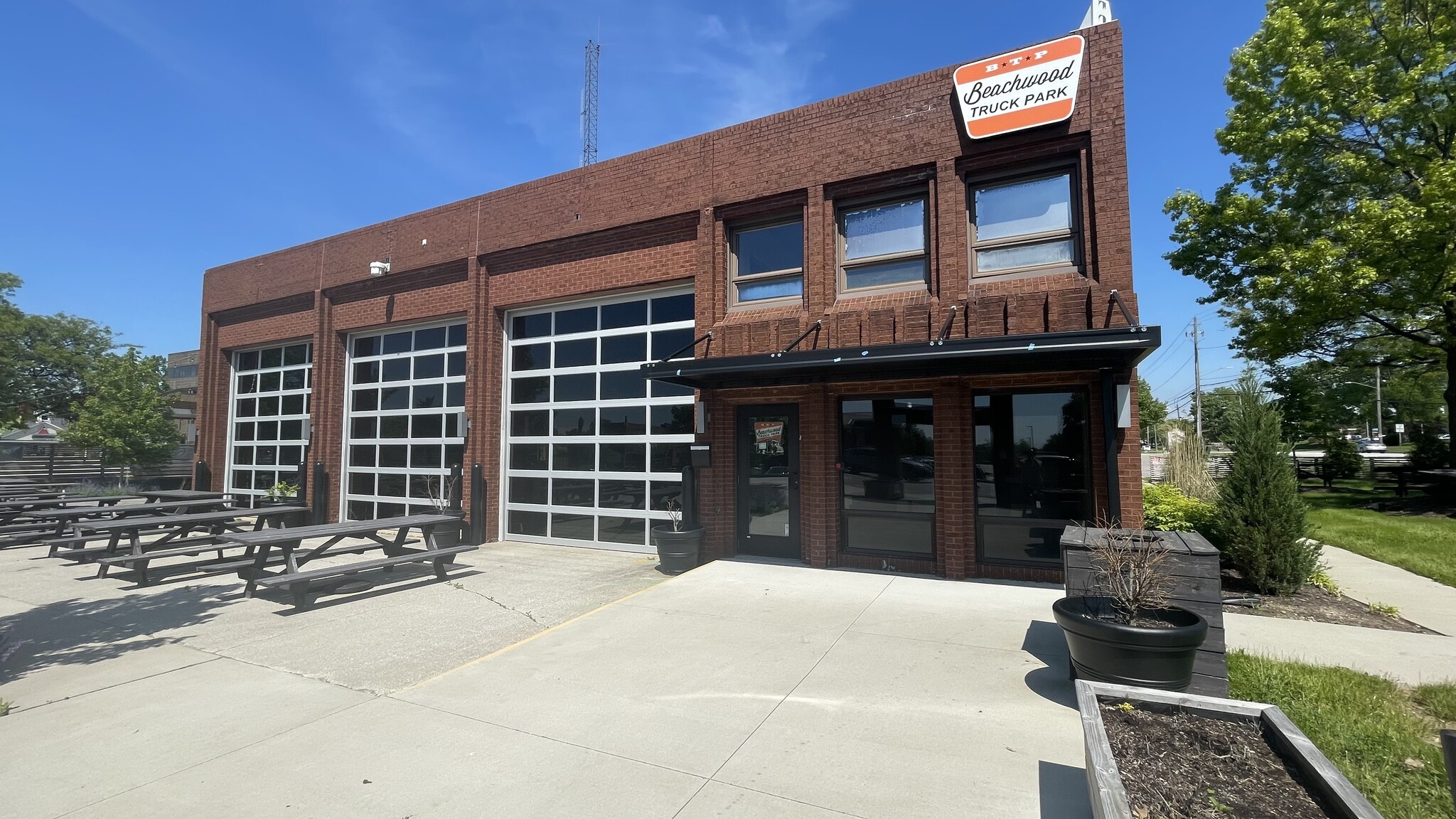 24619 Chagrin Blvd, Beachwood, OH for lease Primary Photo- Image 1 of 9