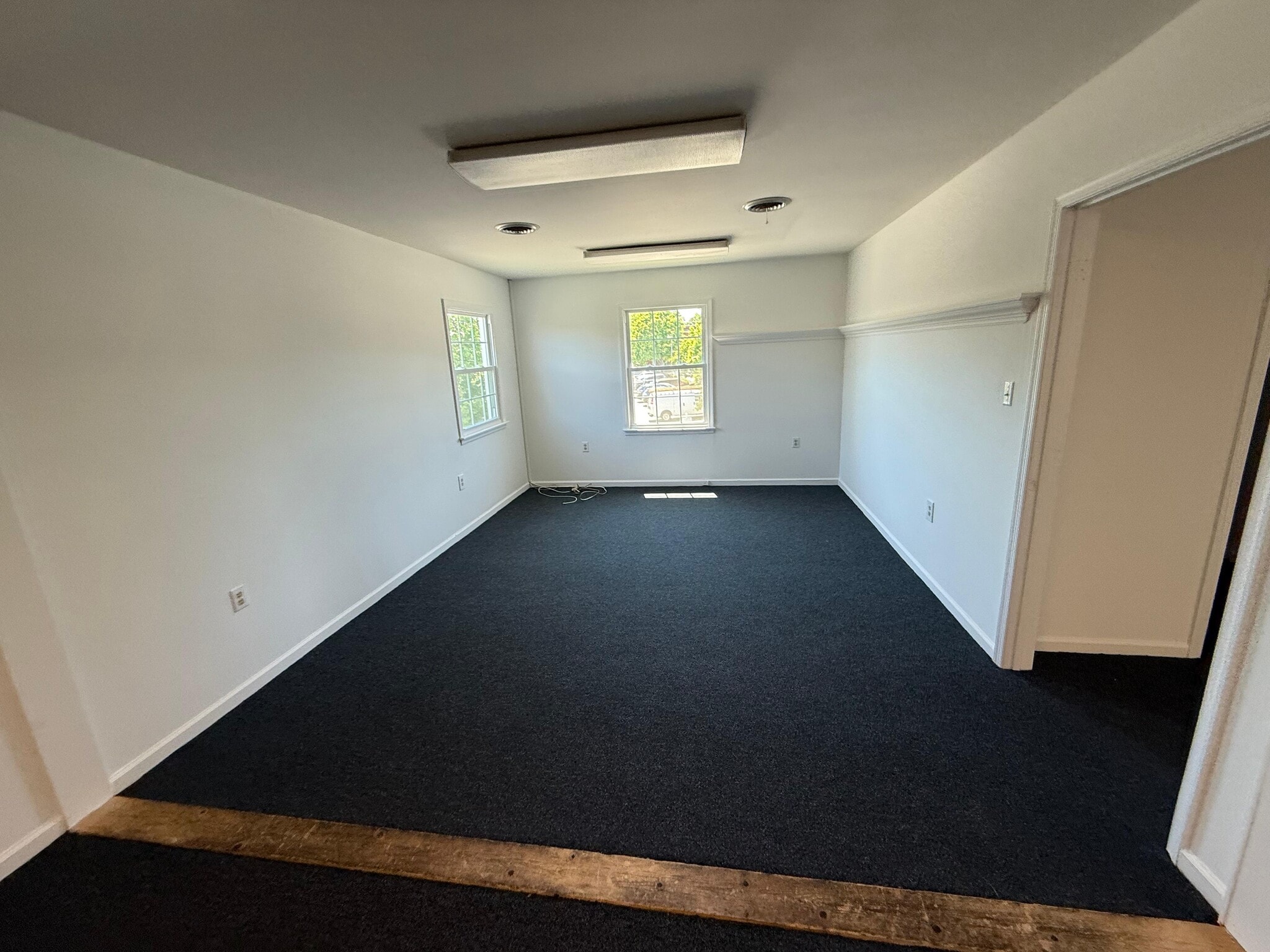 11923 Centre St, Chester, VA for lease Interior Photo- Image 1 of 5