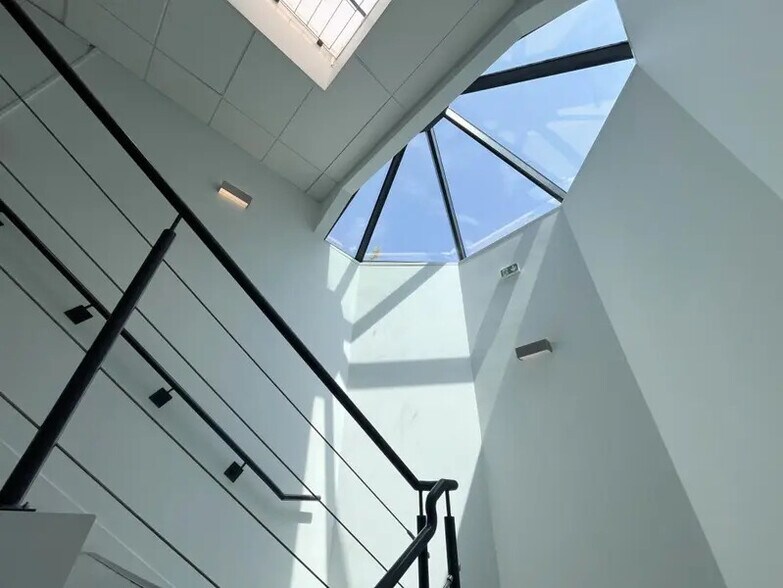 25/27 Boulevard De La Paix, Saint-Germain-en-Laye for lease - Interior Photo - Image 3 of 6