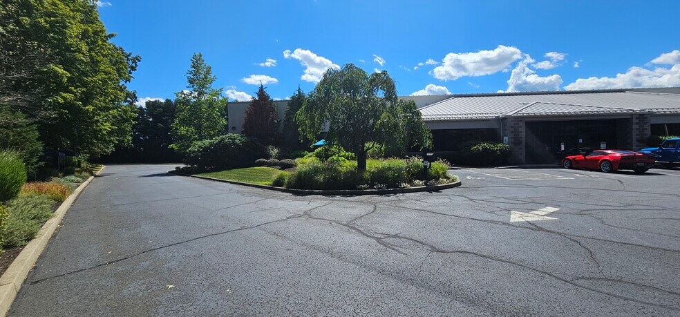 14 High Bridge Rd, Sandy Hook, CT à vendre - Photo du bâtiment - Image 3 de 25