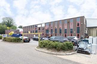 Plus de détails pour Units 3 & 4, Bracknell Business Centre, Downmill Rd, Bracknell - Industriel à louer