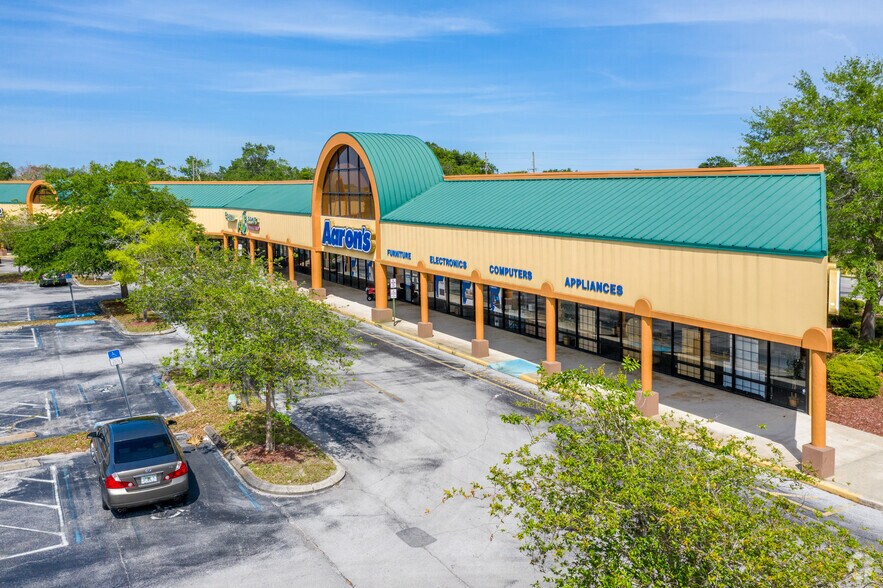 202 E Semoran Blvd, Casselberry, FL à louer - Photo du bâtiment - Image 1 de 11
