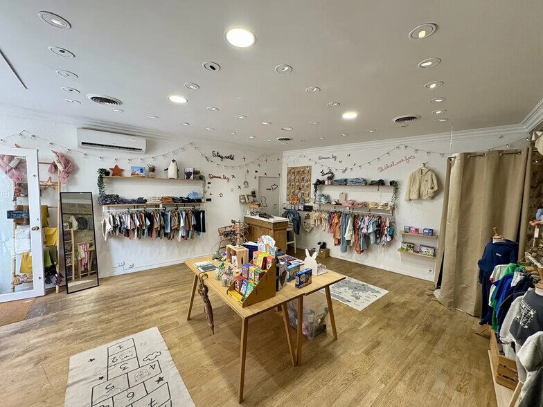 Commerce de détail dans Salon-de-Provence à louer - Photo intérieure - Image 2 de 4