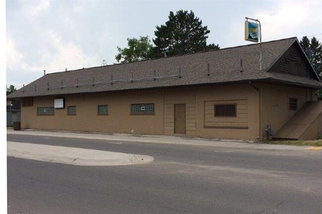 More details for 130 Washington Ave, Iron River, MI - Retail for Sale