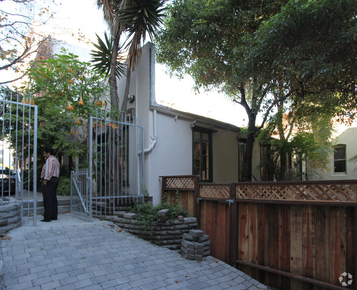 18 Bartol St, San Francisco, CA for lease - Building Photo - Image 2 of 6