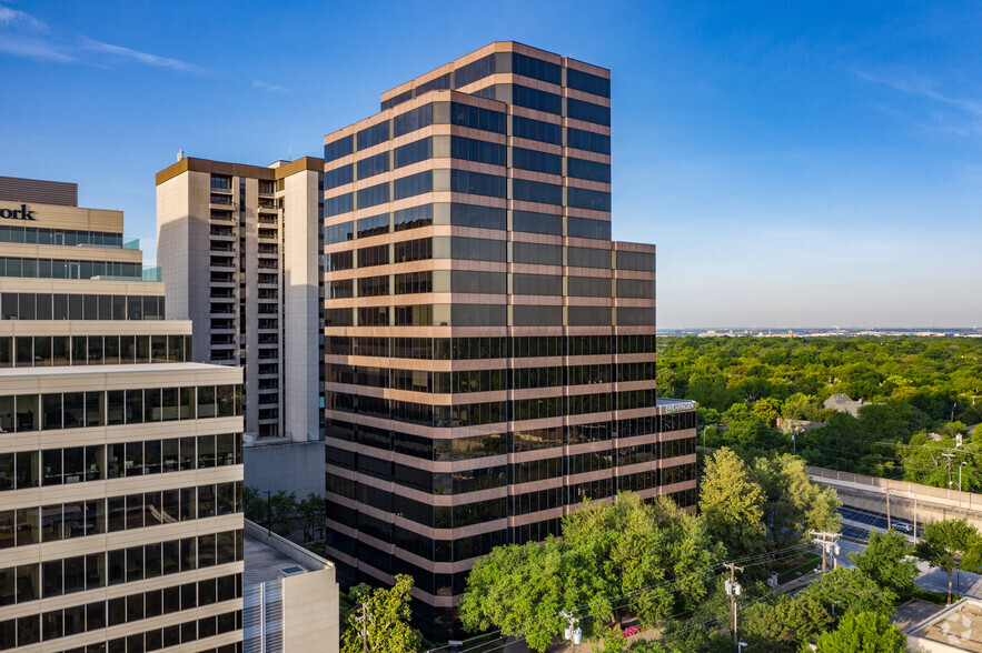 5950 Berkshire Ln, Dallas, TX for lease - Building Photo - Image 1 of 8