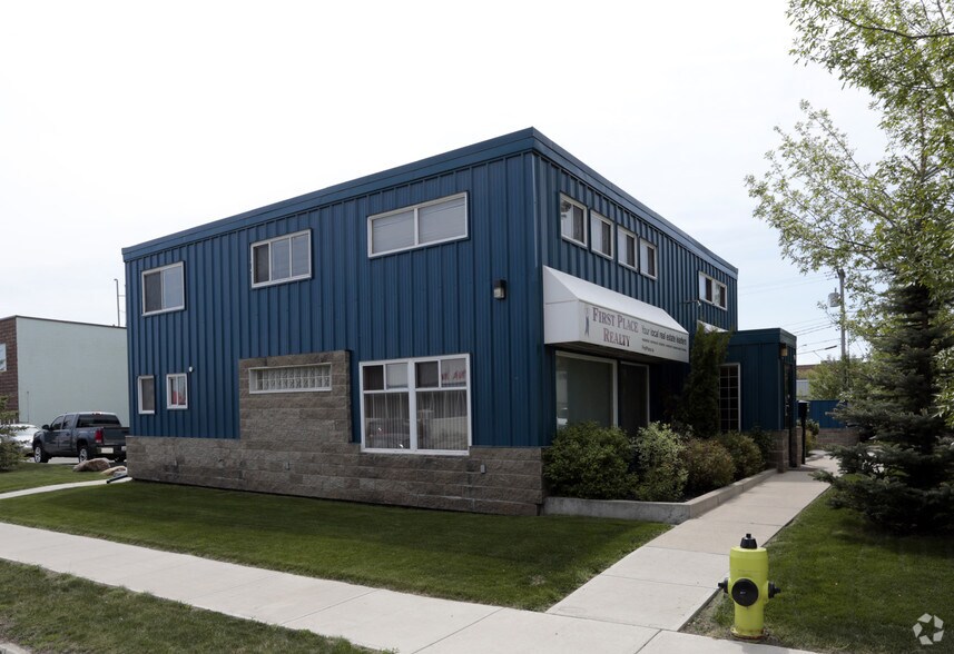 3916 1st St NE, Calgary, AB à vendre - Photo du bâtiment - Image 2 de 4
