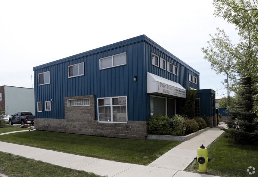 3916 1st St NE, Calgary, AB à vendre - Photo du bâtiment - Image 2 de 4