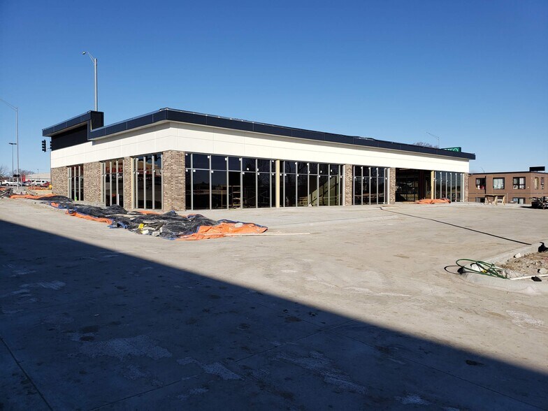 308 N 48th St, Lincoln, NE à louer - Photo du bâtiment - Image 2 de 13
