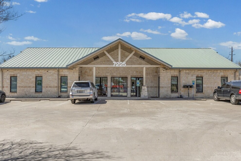 7225 W Highway 71, Austin, TX for lease Primary Photo- Image 1 of 25
