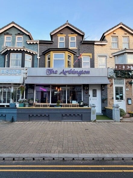 22 St. Chads Rd, Blackpool for sale - Primary Photo - Image 1 of 8