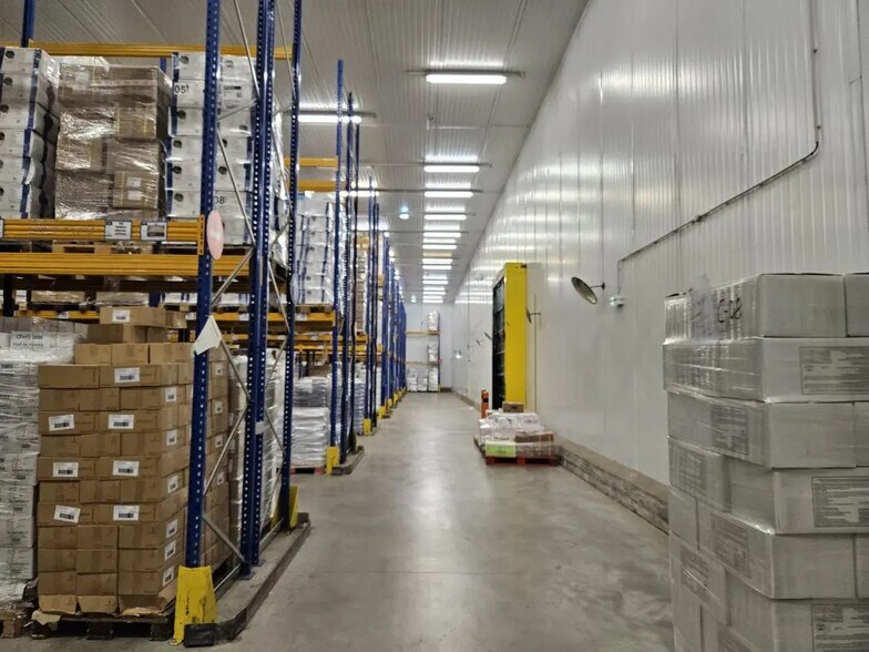 Industriel dans SAINT-OUEN-L'AUMONE à louer - Photo du bâtiment - Image 3 de 7