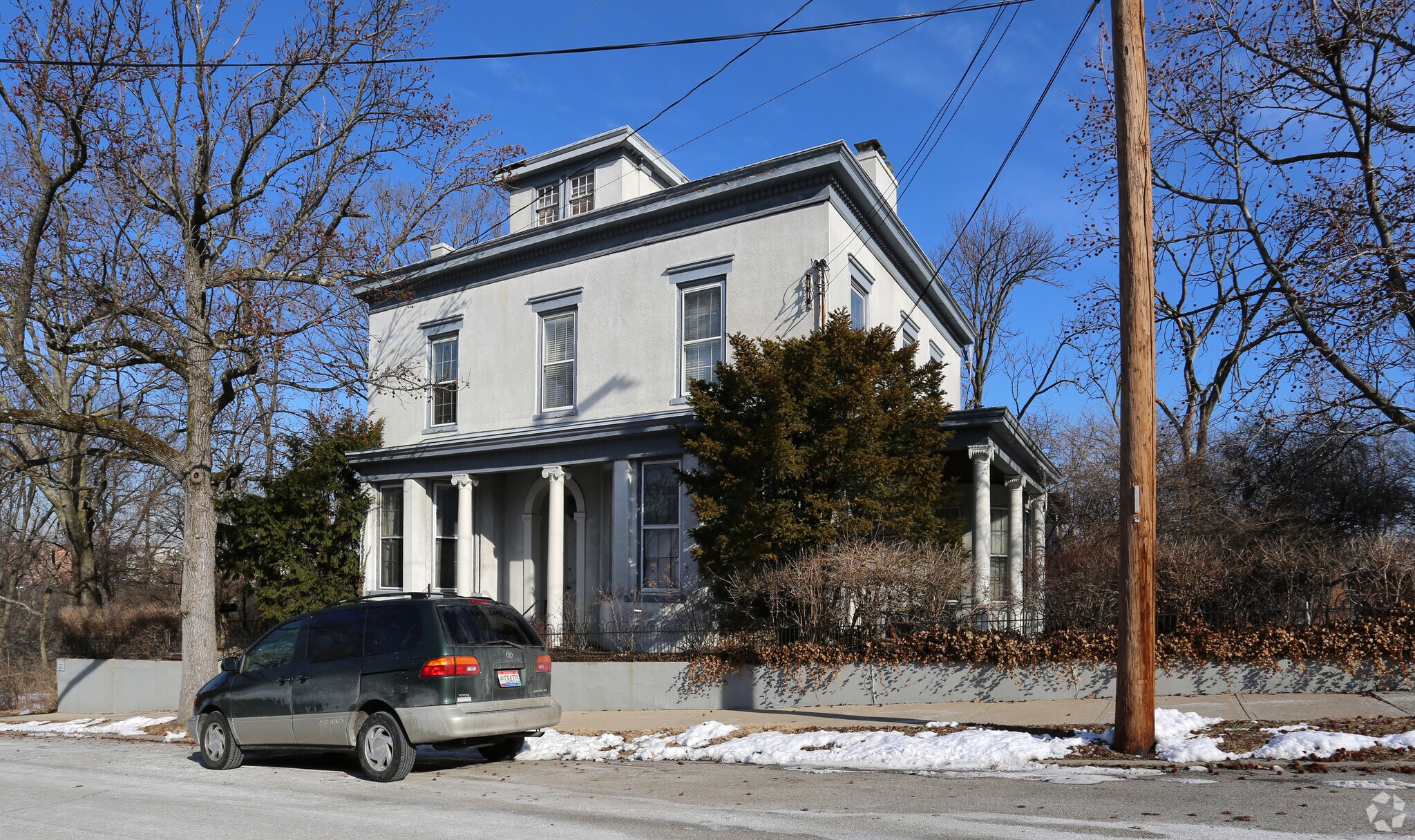 106 Wellington Pl, Cincinnati, OH à louer Photo du bâtiment- Image 1 de 16