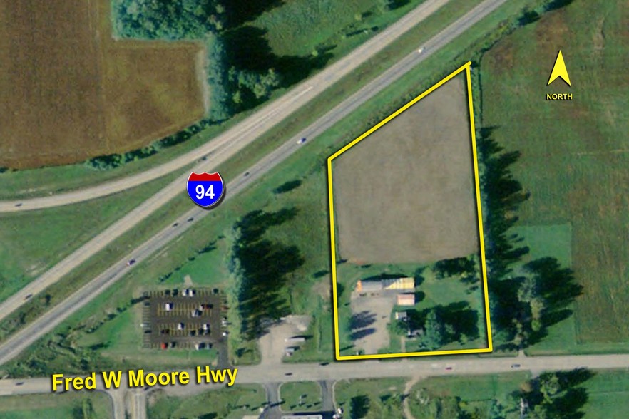 7700 Fred W. Moore Hwy, Columbus Township, MI à vendre - Photo du b timent - Image 2 de 4