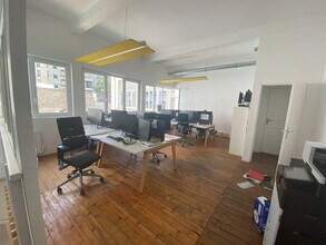 Office/Retail in Paris for lease Interior Photo- Image 1 of 3