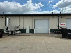 3431 4th Ave S, Fargo, ND for lease Interior Photo- Image 1 of 6