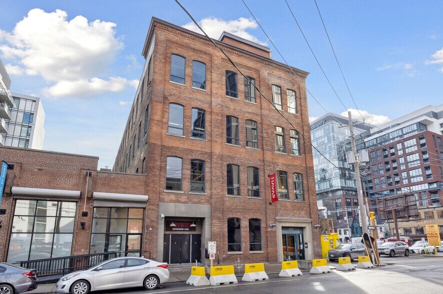 473 Adelaide St W, Toronto, ON à louer - Photo du bâtiment - Image 2 de 4